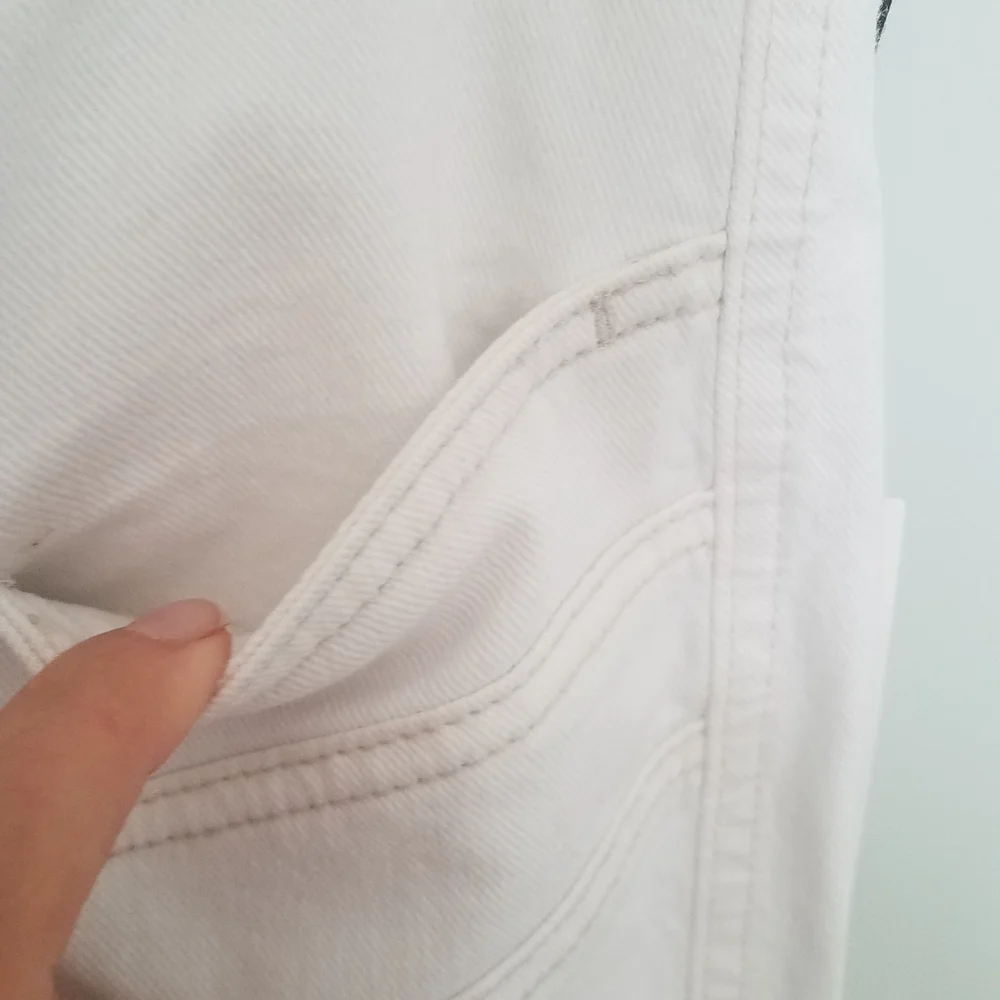 7 For All Mankind High Waisted Cropped Straight in Clean White Size 28 - Picture 9 of 13